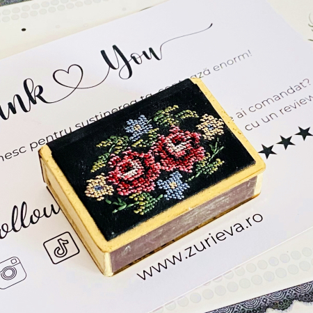 VINTAGE HOME - Cutiuta Chibrituri Vintage - Flori Brodate, Decoratiuni Vintage