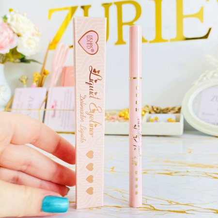 Eyeliner tip carioca negru, Tus de ochi negru [1]