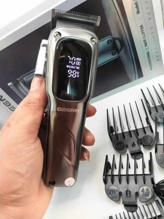 Aparat de tuns profesional GM8051, cu Display LCD și Lame din Oțel Inoxidabil, Alimentare Reîncărcabilă și pe Rețea, Design Elegant cu Roată de Control pentru Lungimea de Tăiere, Pieptene Reglabil pen [2]