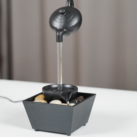 Casa si Bucatarie - Fântână decorativă interior cu ceainic suspendat, iluminare LED și pietre, alimentare USB/baterie, design compact, efect calmant