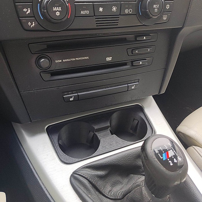 Suport de pahare BMW E90/E91/E92 cu sistem de strangere a băuturilor [3]