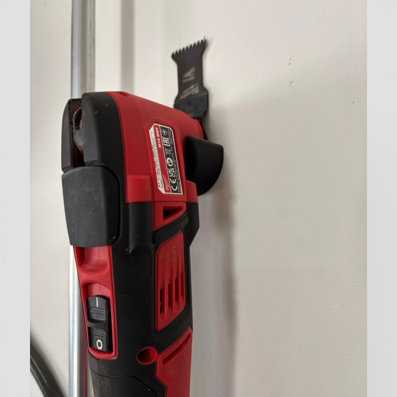 Suport de Perete pentru Multitool Milwaukee M18 (Oscilant) [2]