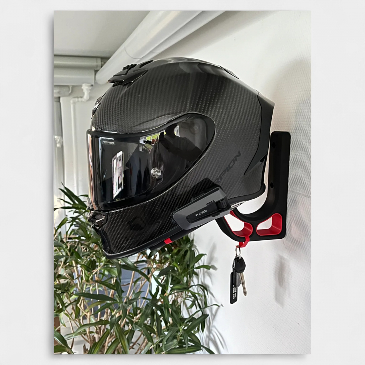 Suport Premium pentru Cască Moto, Echipament și Chei – Design Modern, Fixare Solidă [1]