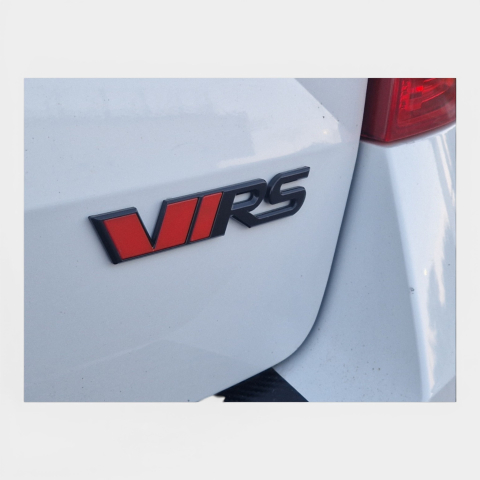 Produse - Emblemă / Siglă Portbagaj "VRS" Custom (Negru/Roșu) - Skoda Octavia