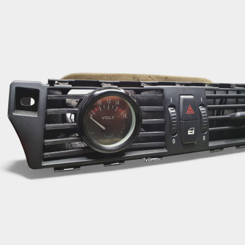 Produse - Adaptor Grilă Centrală pentru Ceas Boost - BMW Seria 5 E60 / E61