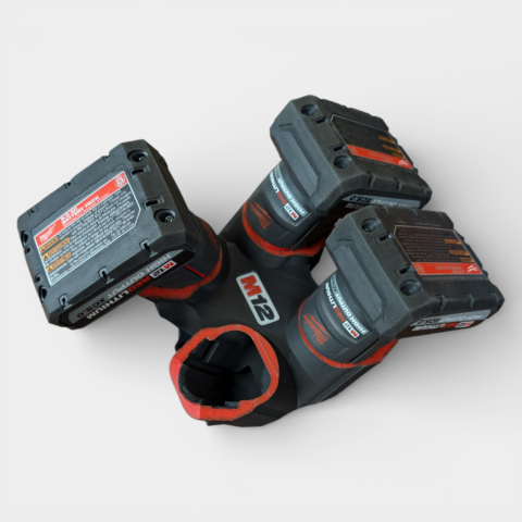 Produse - Suport de Perete pentru 4 Acumulatori - Milwaukee M12 (Quad Holder)