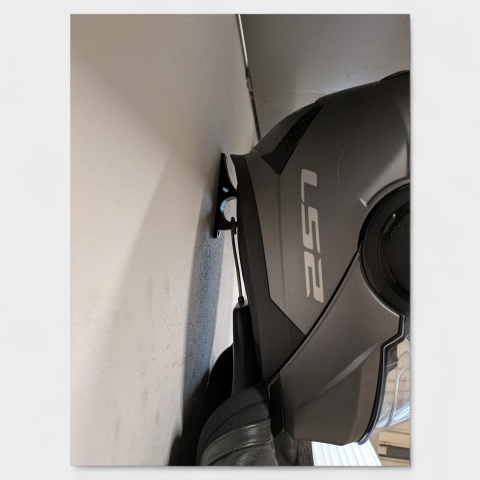 Suport de perete pentru casca moto [2]