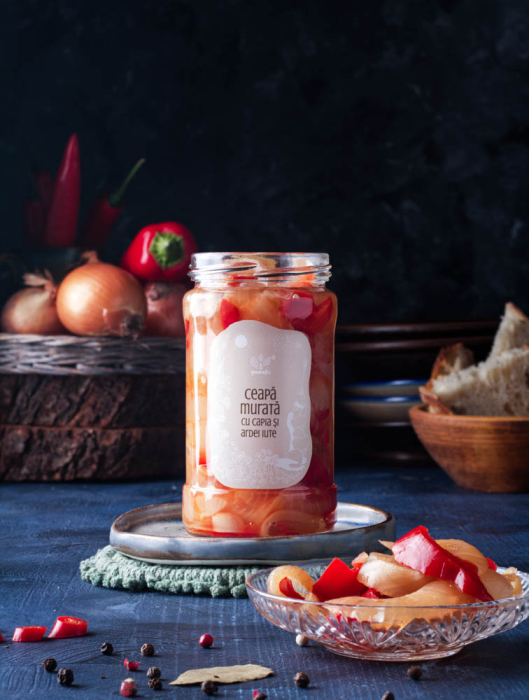 Ceapă murată cu ardei iute și ardei capia [2]