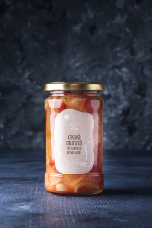 Murături în oțet - Ceapă murată cu ardei iute și ardei capia