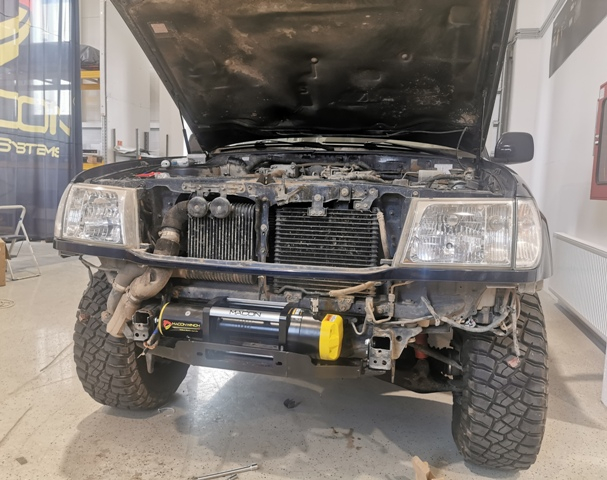 Placă troliu dedicată Toyota Land Cruiser J100 [3]