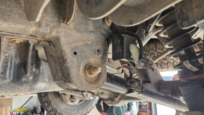 Scut de protectie din aluminiu pentru senzorul bratului de suspenșie spate Ford Ranger Raptor 2023-2026 - Aluminiu 3 mm [9]