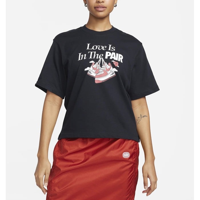 Tricouri dama - W NSW TEE OC 1 BOXY VDAY FQ8870-010