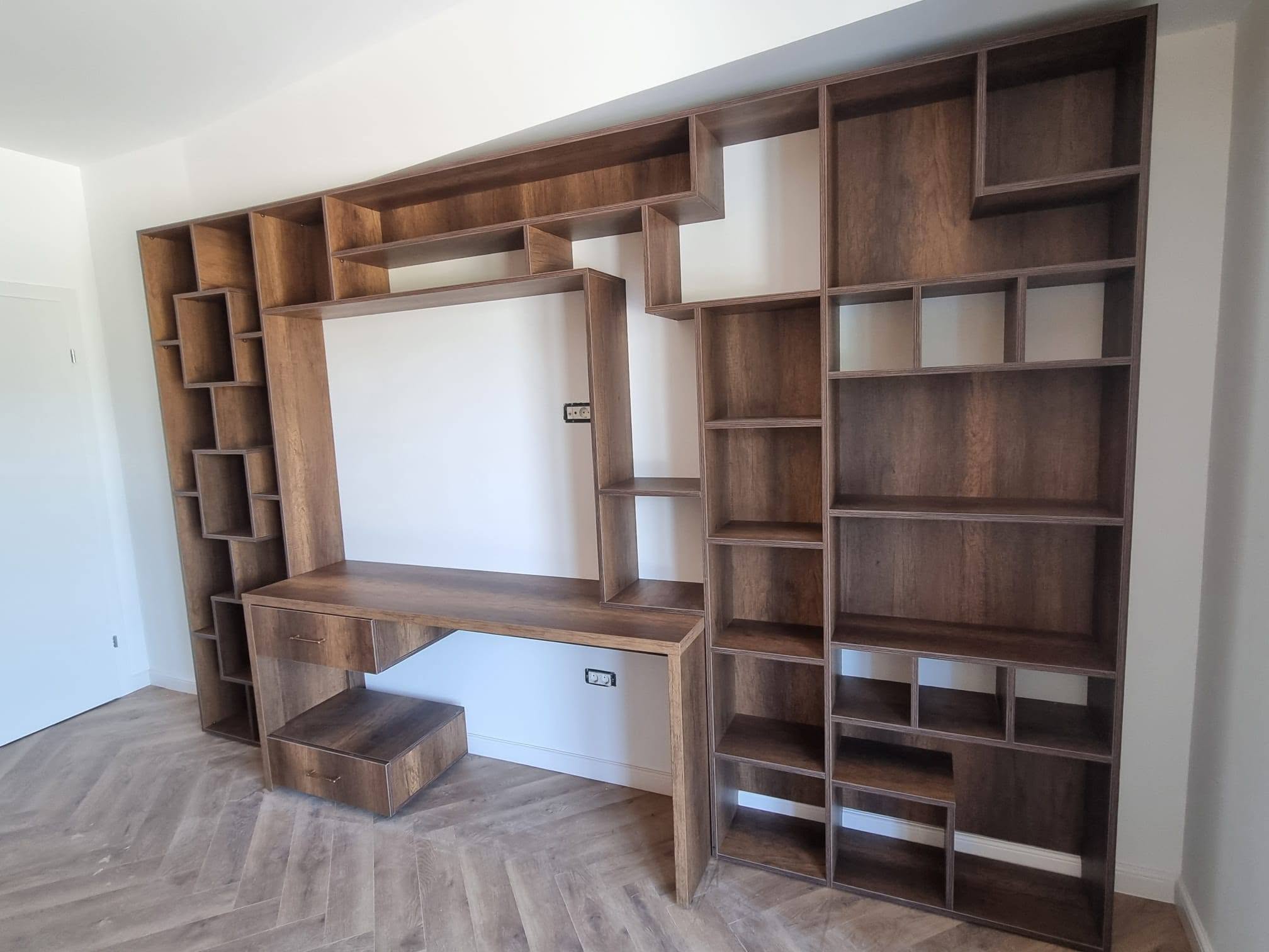 Compozitie rafturi geometrice biblioteca lemn nuc