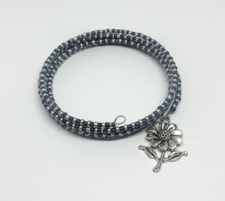 Bratari pe sarma cu memorie - Bratara “Floare inflorita” – Gri Metalizat & Negru