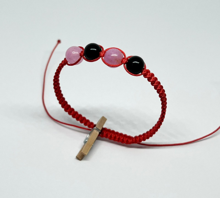 Bratari rosii cu pietre semipretioase - Energie si Feminitate