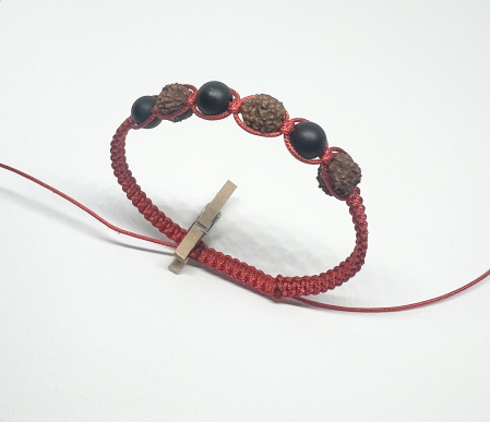 Bratari rosii cu pietre semipretioase - Forta si Traditie