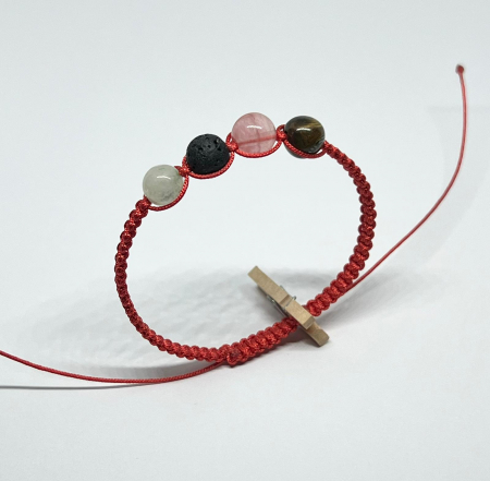 Bratari rosii cu pietre semipretioase - Natura vie