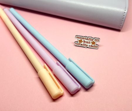 Pin-uri metalice - Pin metalic „Mentally Ill but Totally Chill”