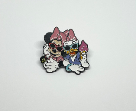 Pin metalic „Mickey & Daisy – Summer” [1]