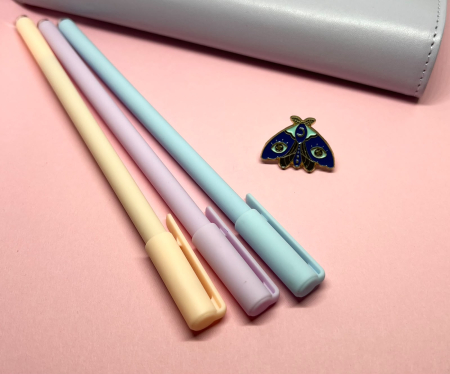 Pin-uri metalice - Pin metalic „Molie Mystic Eyes”