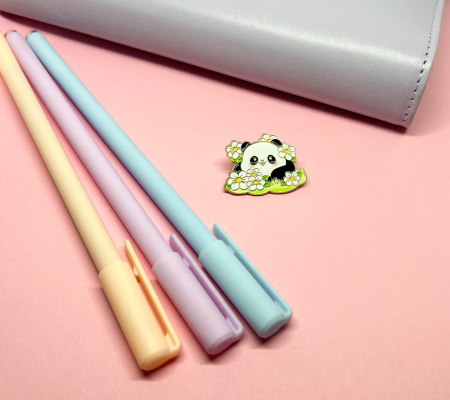 Pin-uri metalice - Pin metalic „Panda cu Margarete”
