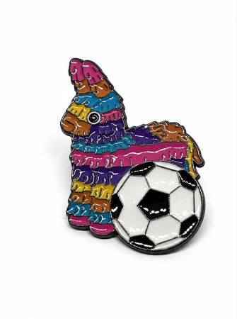 Pin metalic „Piñata cu minge de fotbal” [1]