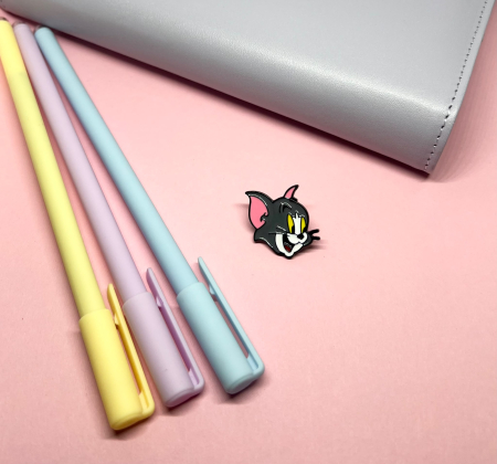 Pin-uri metalice - Pin metalic Tom