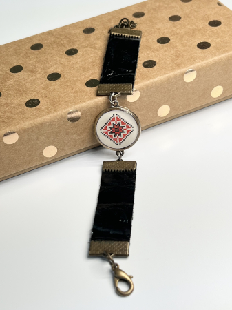 Bratari din piele - Simbolul nocturn