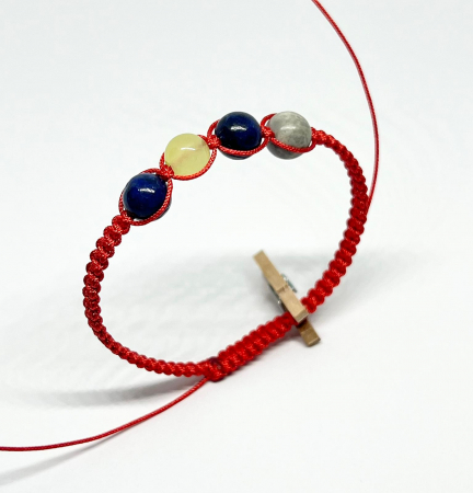 Bratari rosii cu pietre semipretioase - Stabilitate si Seninatate