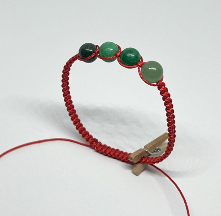 Bratari rosii cu pietre semipretioase - Verde de Jad