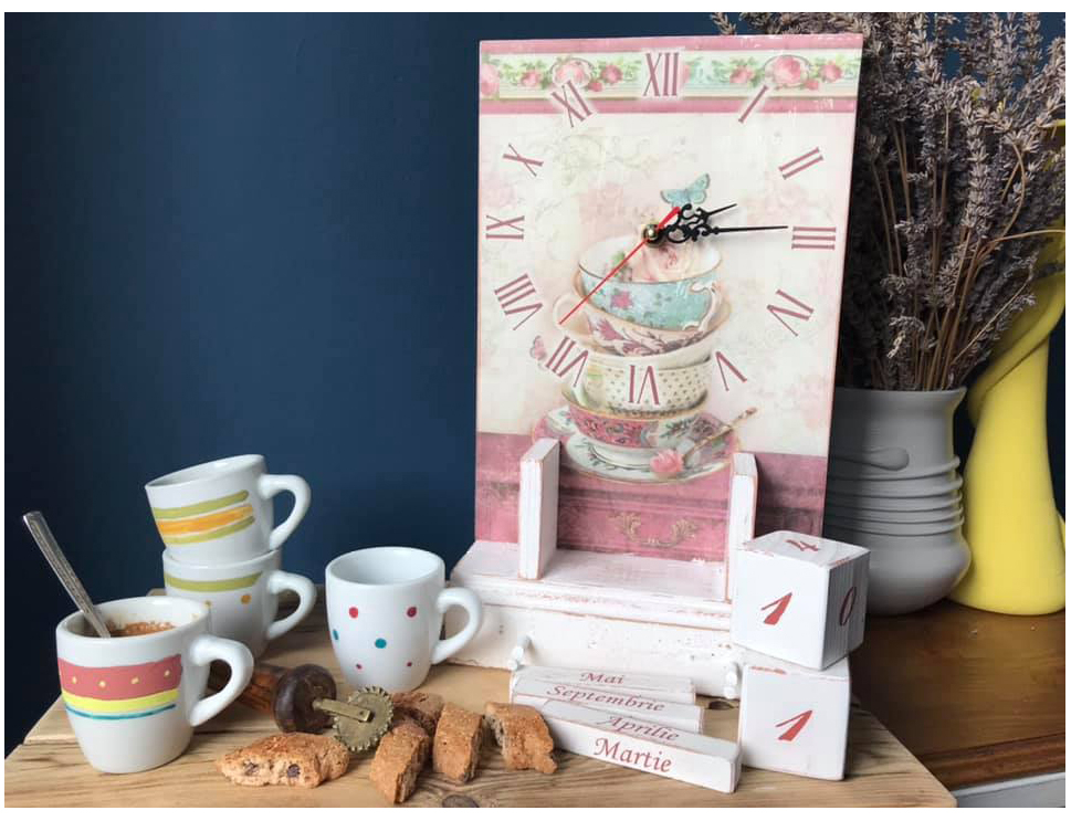 Calendar cu ceas și suport pentru cești de cafea [2]