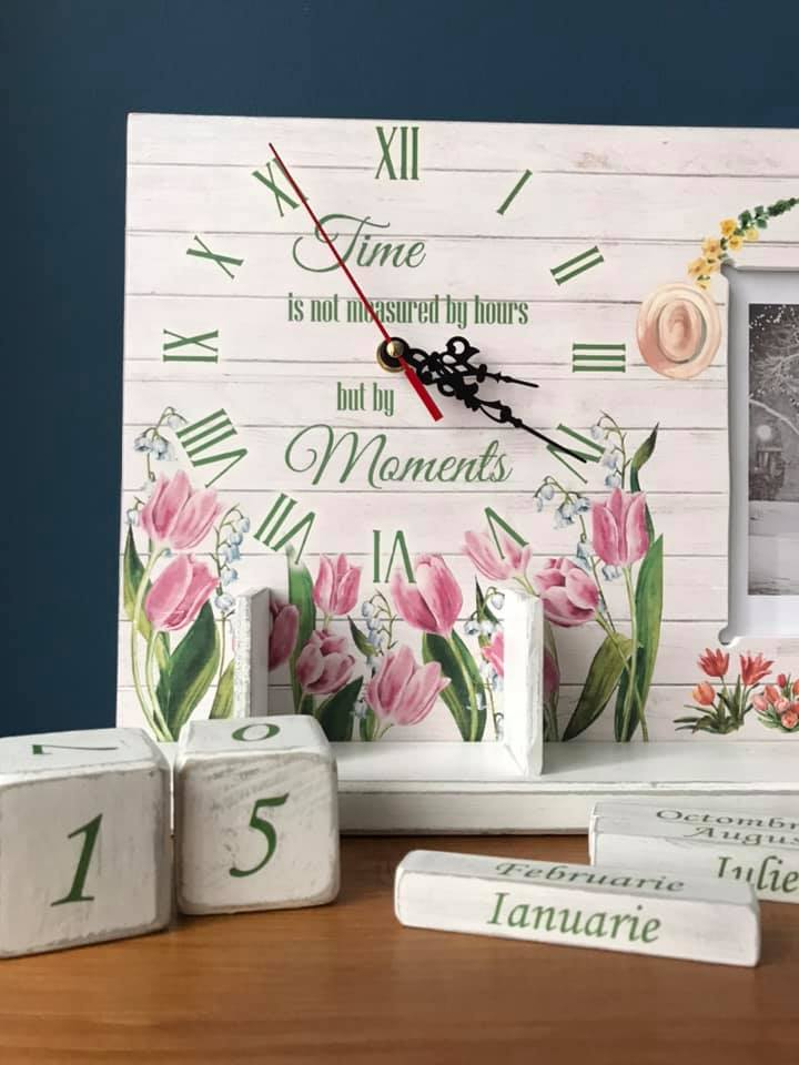 Calendar perpetuu cu ceas, ramă foto și eprubetă, model Lalele [3]