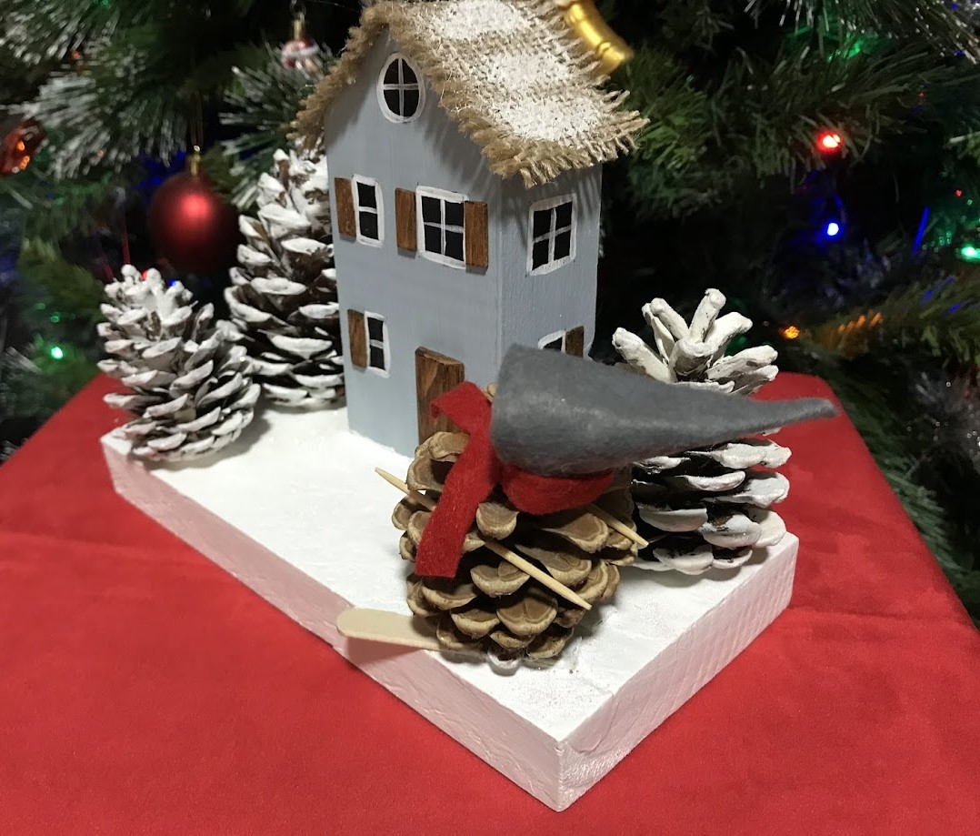 Decorațiune handmade căsuță din lemn [3]