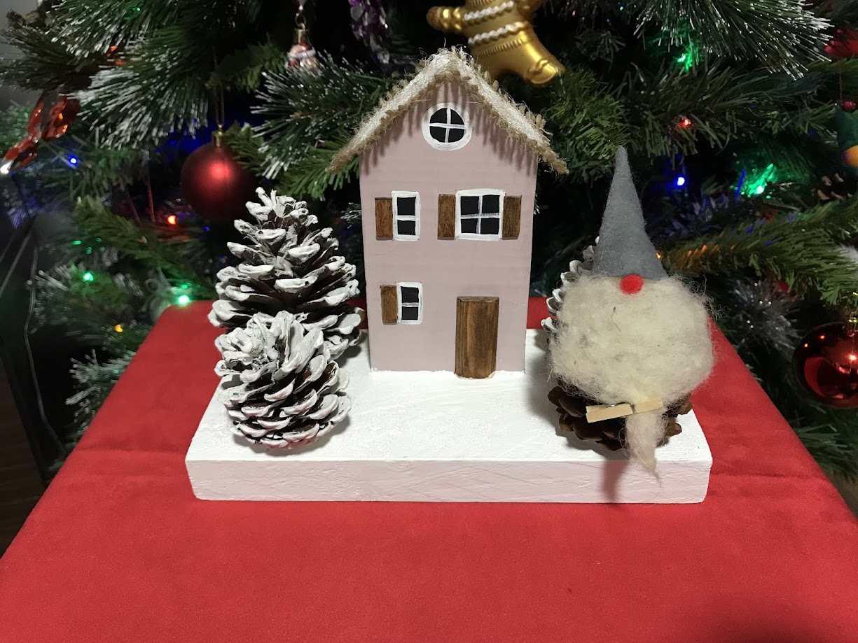 Decorațiune căsuță din lemn [1]