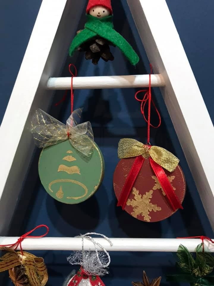 Mini brăduț lemn, culoare alb [3]