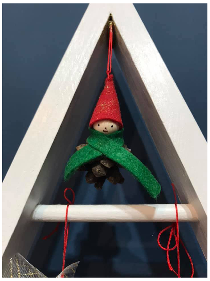 Mini brăduț lemn, culoare alb [2]