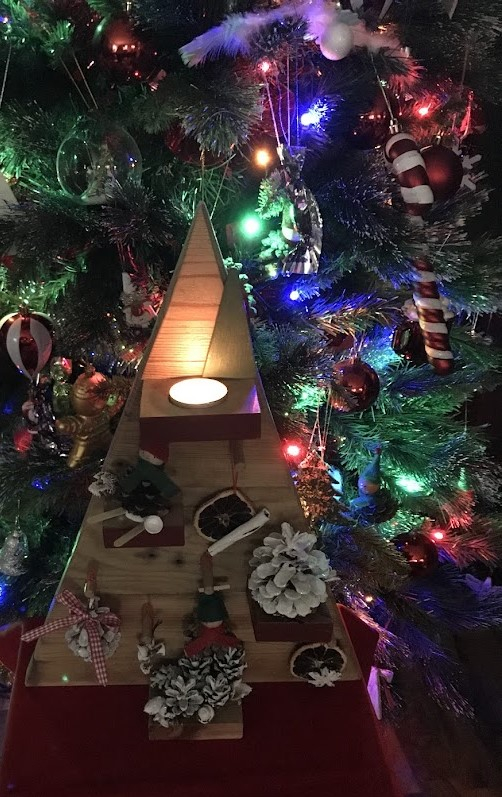 Decorațiune mini brăduț lemn natur cu soport pentru lumânare [4]