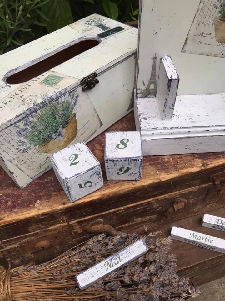 Set Lavandă format din calendar perpetuu și suport șervețele [4]