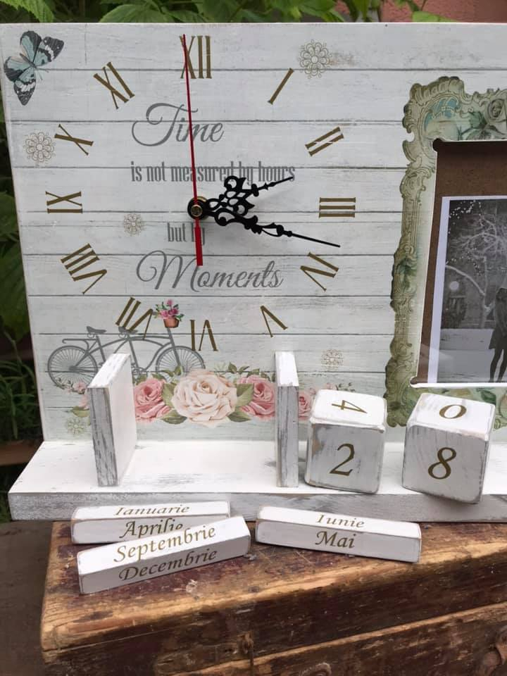 Set vintage format din calendar perpetuu cu ceas, ramă foto, eprubetă și suport șervețele [5]