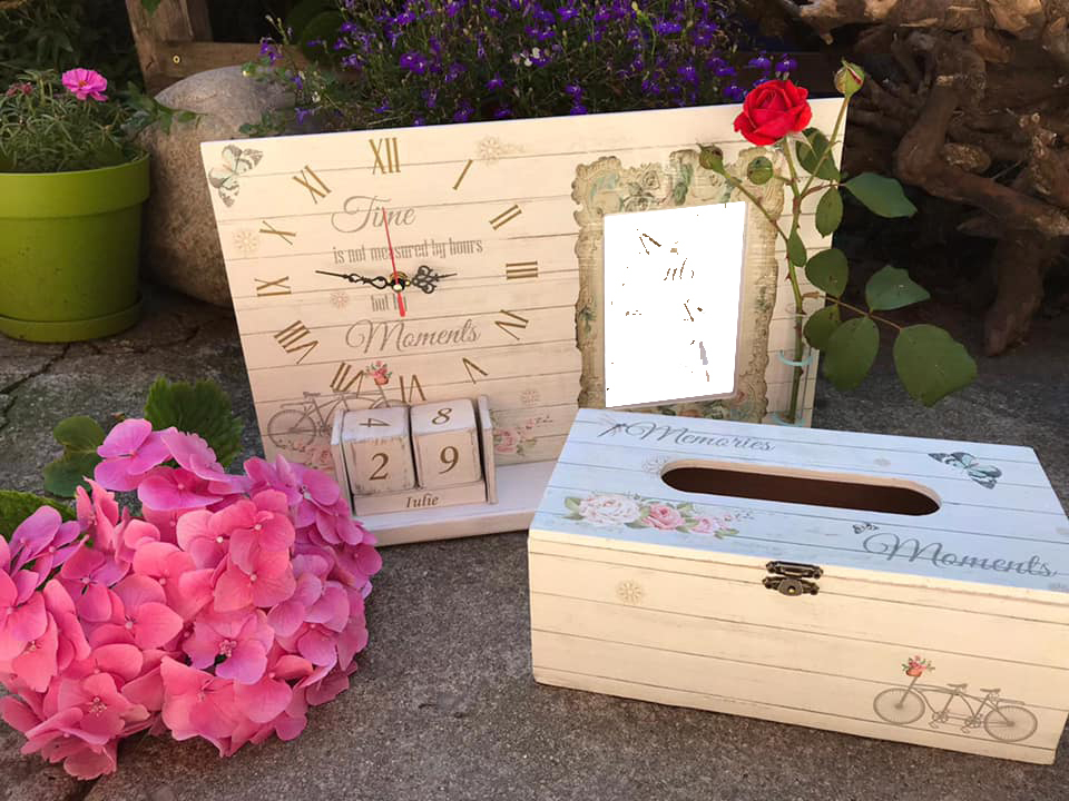 Set vintage format din calendar perpetuu cu ceas, ramă foto, eprubetă și suport șervețele [1]