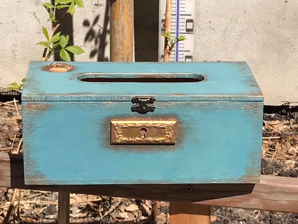 Suport șervețele handmade, model cu aplicații 3D, culoare turcoaz, aspect vintage [1]