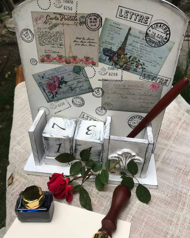 Calendar perpetuu, handmade, model cu cărți poștale și suport pentru instrumente de scris [4]