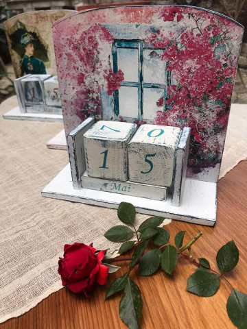 Calendare din lemn - Calendar perpetuu handmade, model Fereastră