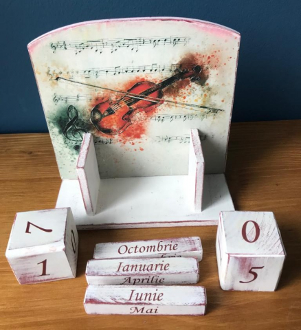 Calendar perpetuu handmade, model Vioară [2]