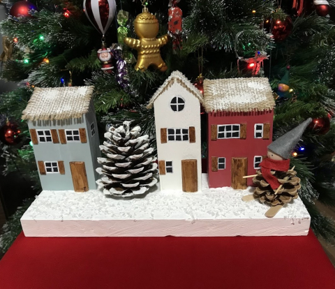 Decorațiuni pentru sărbători - Căsuțe din lemn, model 1