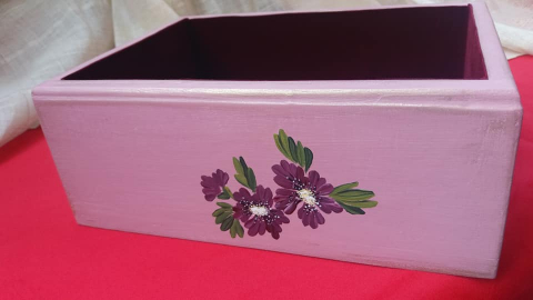 Cutie roz pictată cu flori [4]