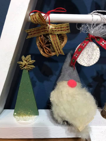 Mini brăduț lemn, culoare alb [4]