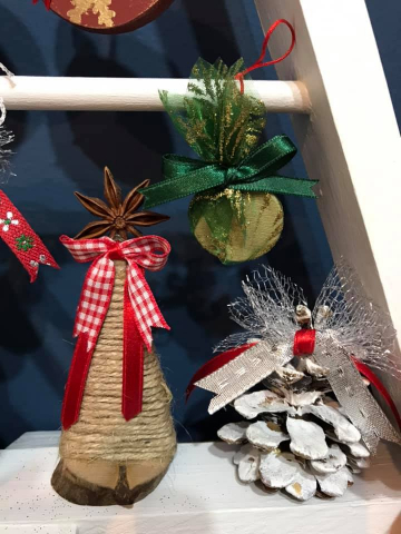 Mini brăduț lemn, culoare alb [3]