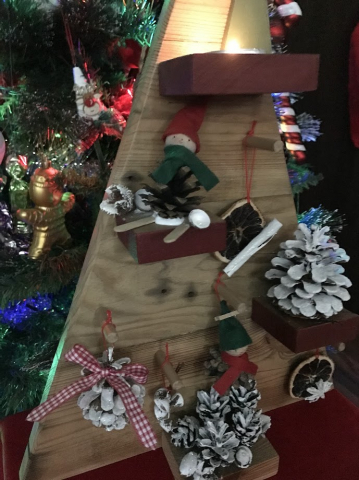 Decorațiune mini brăduț lemn natur cu soport pentru lumânare [4]