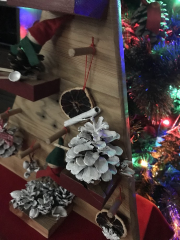 Decorațiune mini brăduț lemn natur cu soport pentru lumânare [9]